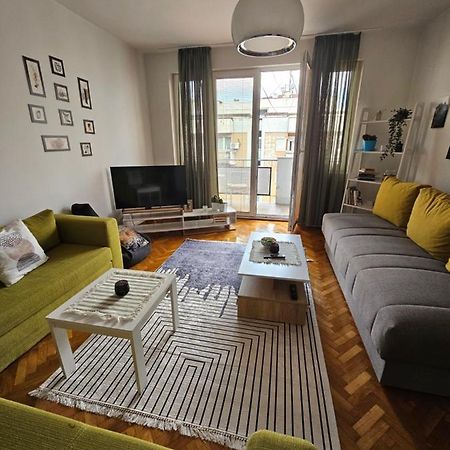 Cosy Apartment In The Heart Of Skopje Exterior photo