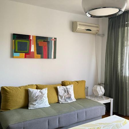 Cosy Apartment In The Heart Of Skopje Exterior photo