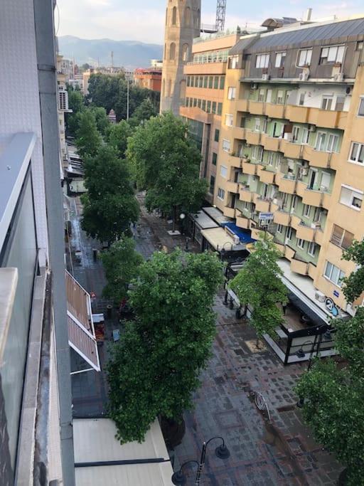 Cosy Apartment In The Heart Of Skopje Exterior photo
